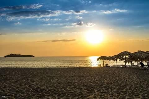 Islands * Petra (Lesbos)
